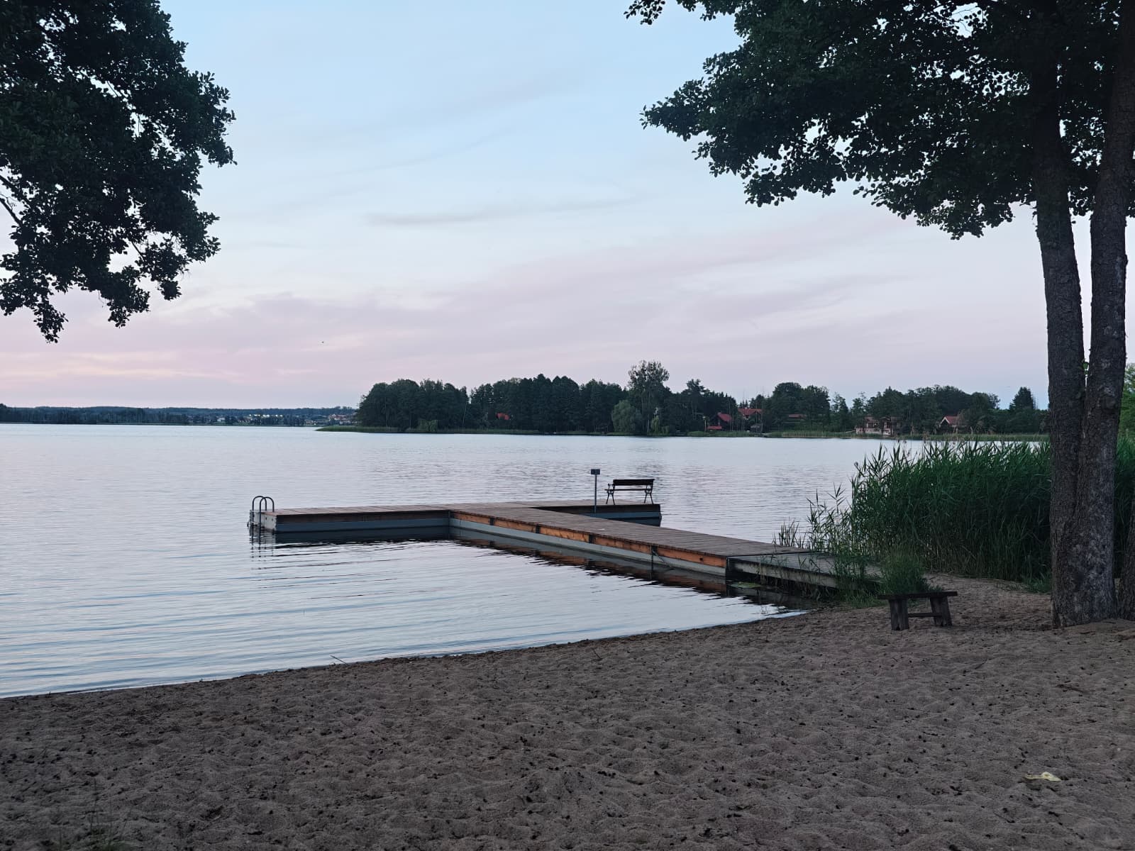 Plaża wiejska ze slipem nad Jeziorem Wulpińskim